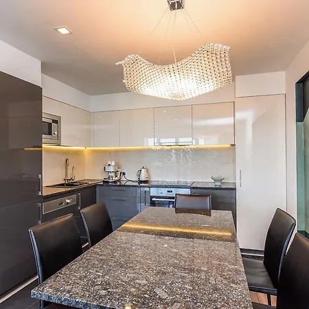 Sea View شقة بالانغا