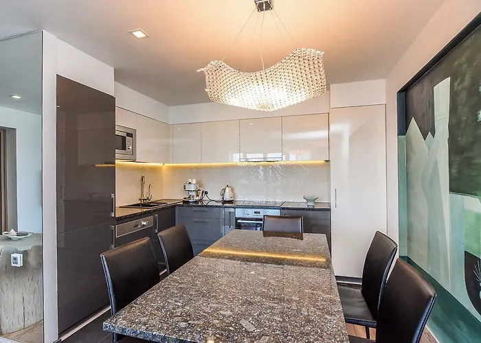 Sea View アパート パランガ